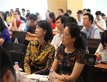 喜迎十九大 不忘初心跟党走 ——尊龙凯时房产党委组织收看十九大开幕式